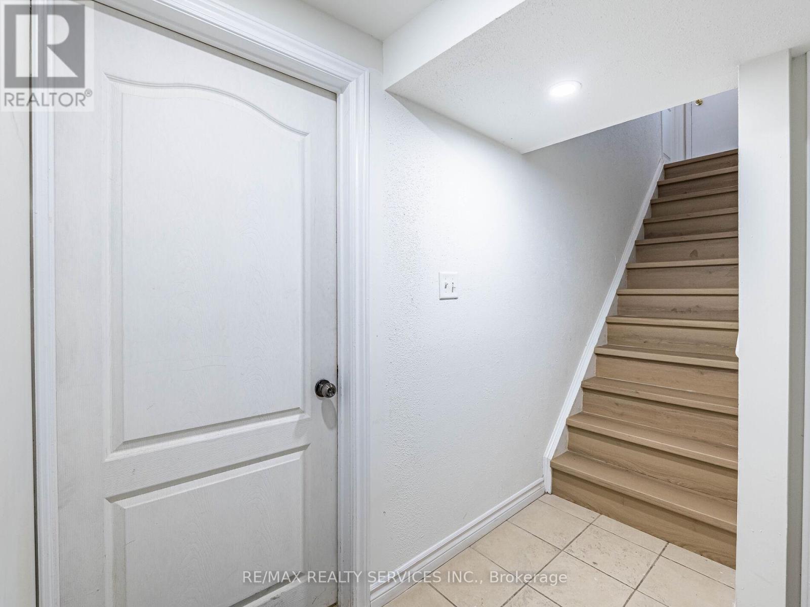 32 Madoc Drive, Brampton, Ontario  L6V 1Z9 - Photo 30 - W12156637