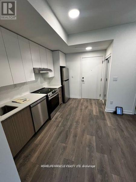 105 - 135 Canon Jackson Drive, Toronto, Ontario  M6M 0C3 - Photo 4 - W12156644