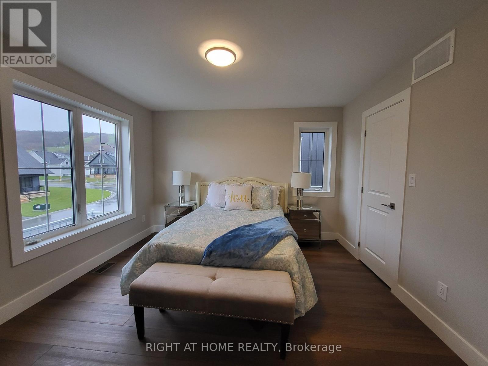 140 Black Willow Crescent, Blue Mountains, Ontario  L9Y 4E4 - Photo 15 - X12156614