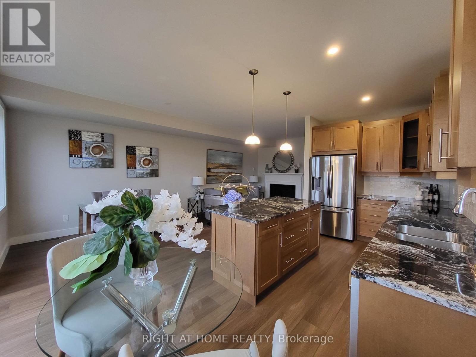 140 Black Willow Crescent, Blue Mountains, Ontario  L9Y 4E4 - Photo 5 - X12156614