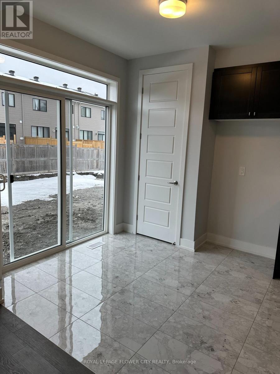 724 Rouncey Road, Ottawa, Ontario  K2S 1B6 - Photo 5 - X12156624