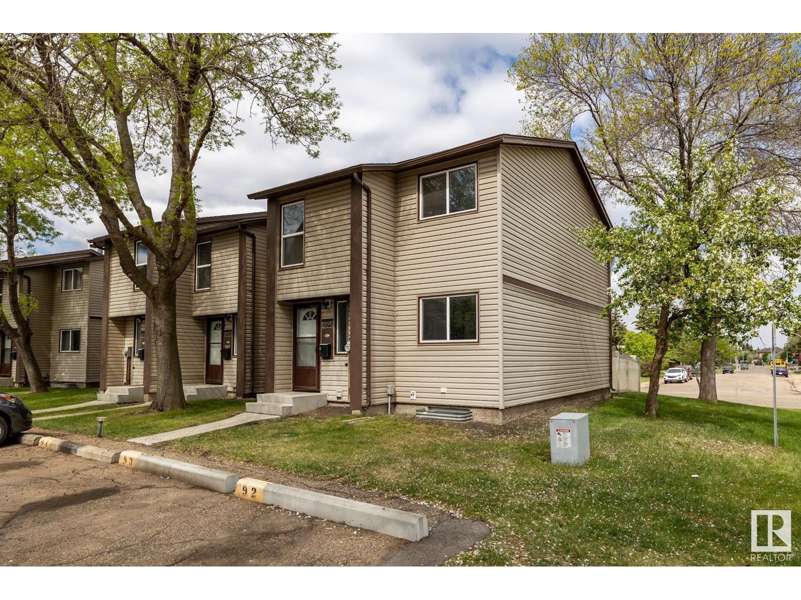 1225 HOOKE RD NW, edmonton, Alberta