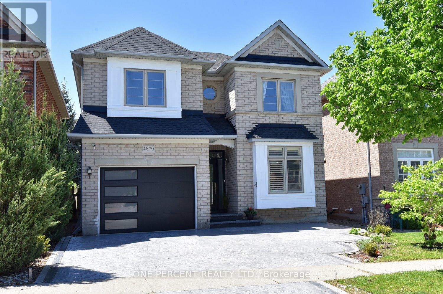 4679 Mcleod Road, Burlington, Ontario  L7M 0K6 - Photo 1 - W12156650