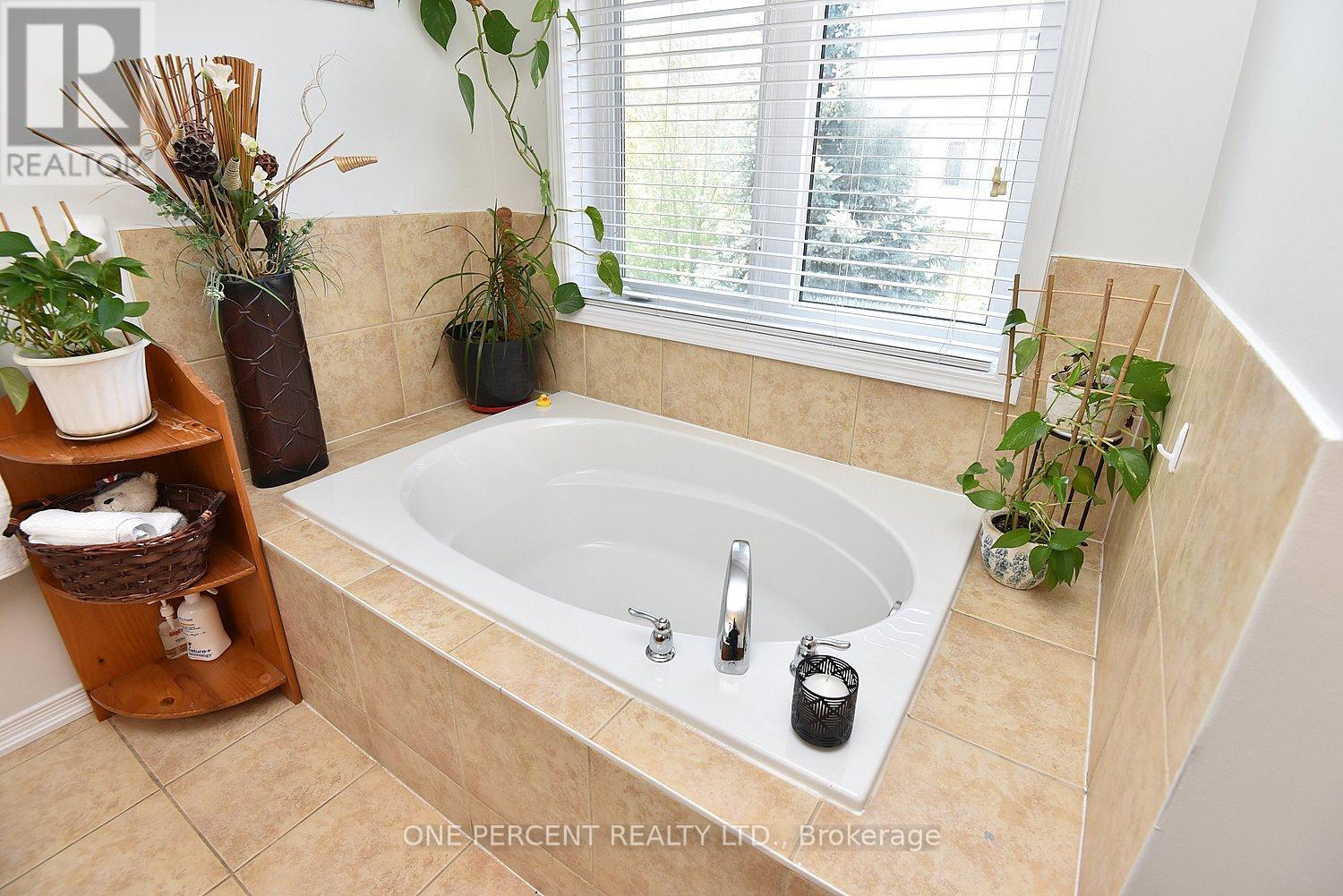 4679 Mcleod Road, Burlington, Ontario  L7M 0K6 - Photo 22 - W12156650