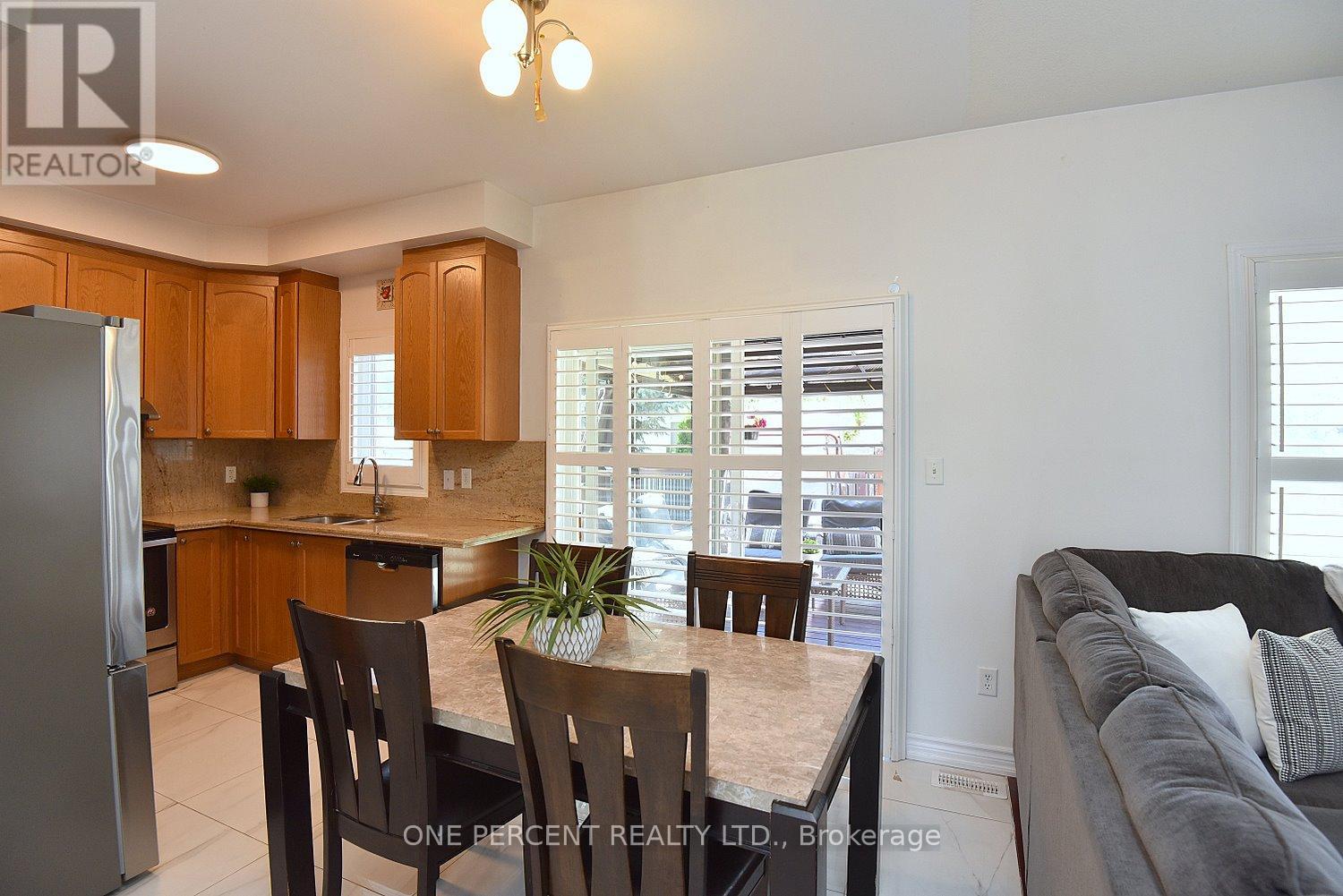 4679 Mcleod Road, Burlington, Ontario  L7M 0K6 - Photo 9 - W12156650