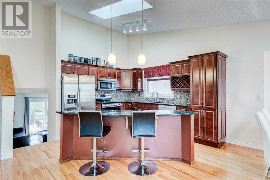 33 Sandringham Road NW, calgary, Alberta