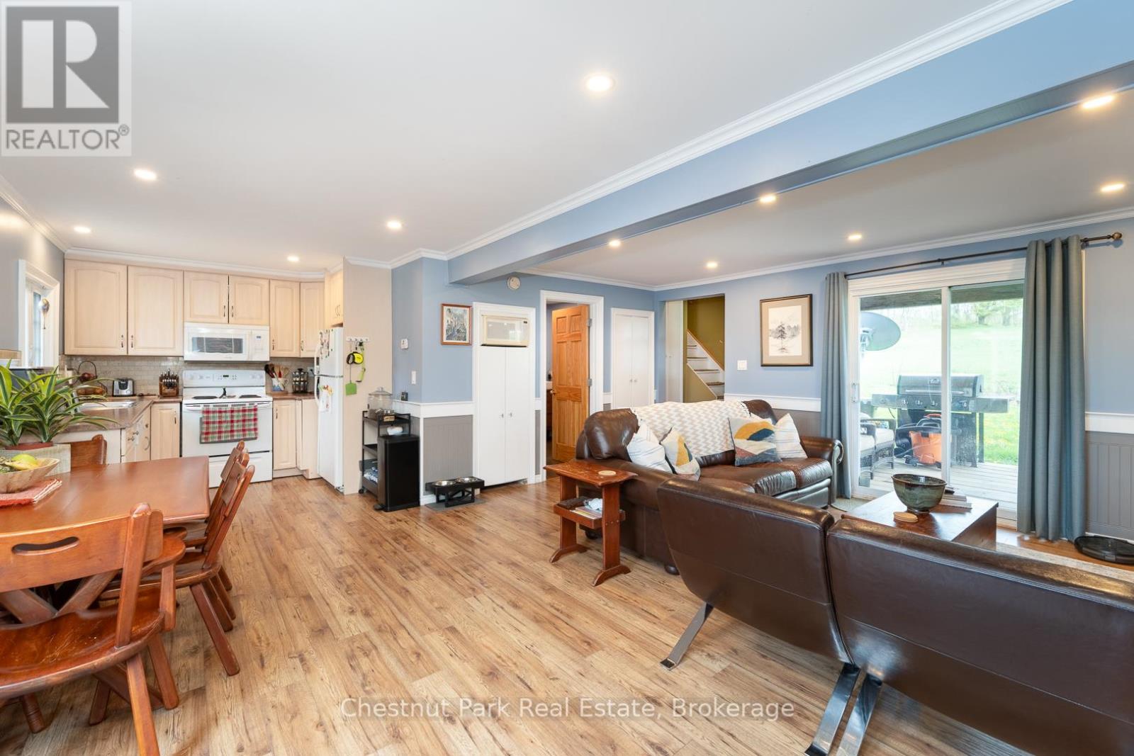 2015 141 Highway, Muskoka Lakes, Ontario  P0B 1M0 - Photo 3 - X12156658