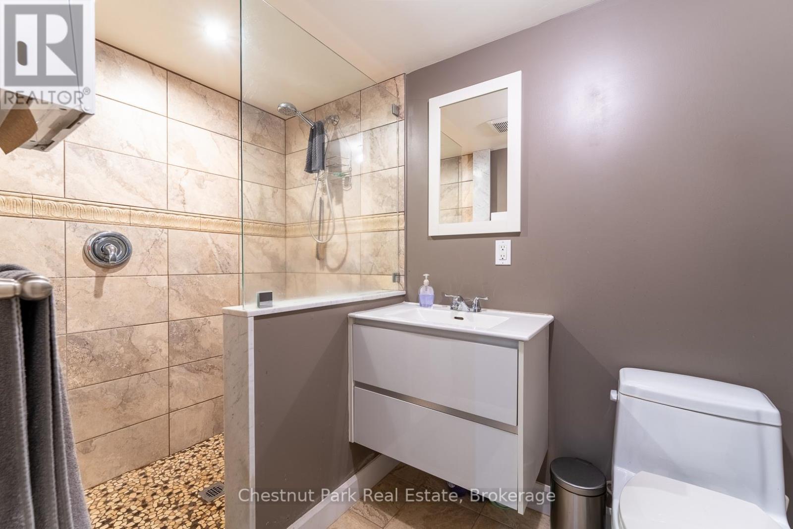 2015 141 Highway, Muskoka Lakes, Ontario  P0B 1M0 - Photo 31 - X12156658