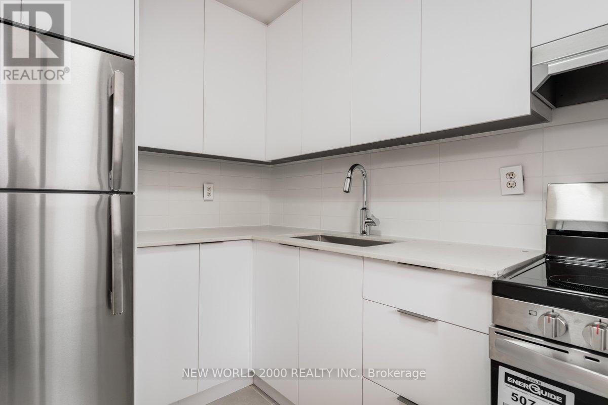 301 - 101 ROEHAMPTON AVENUE, Toronto, Ontario