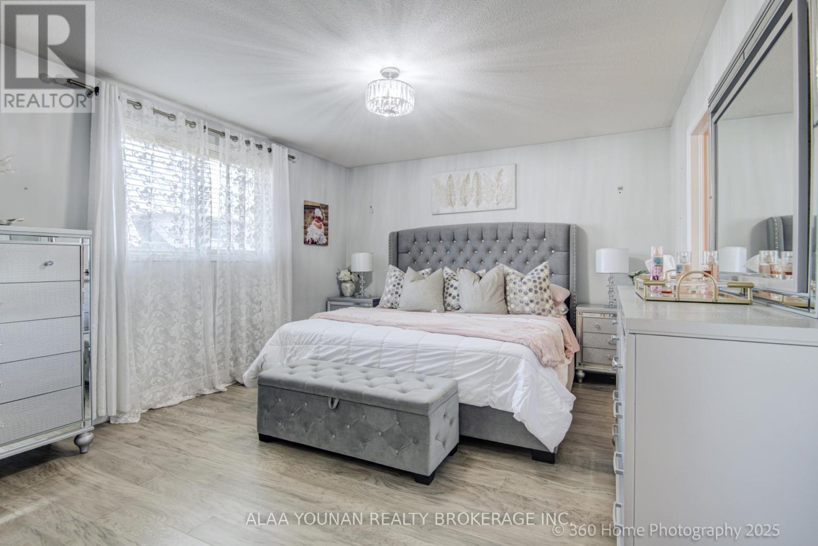 84 Hillgarden Drive, Hamilton, Ontario  L8J 3S7 - Photo 11 - X12156003