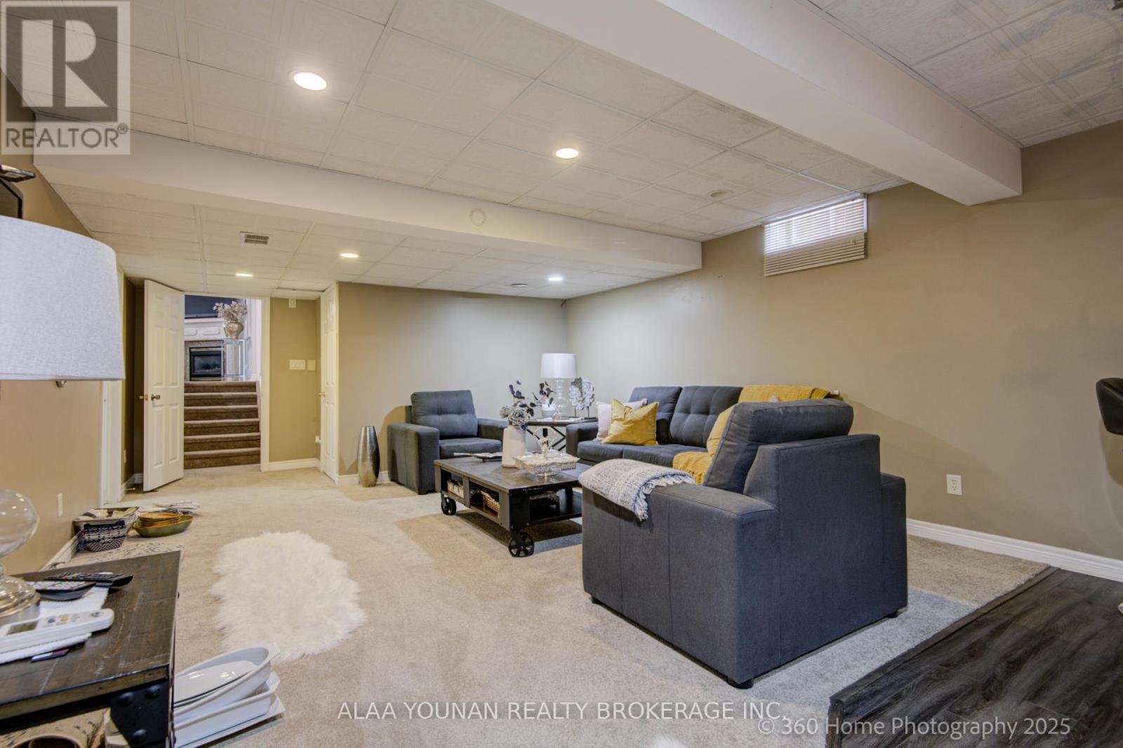 84 Hillgarden Drive, Hamilton, Ontario  L8J 3S7 - Photo 25 - X12156003