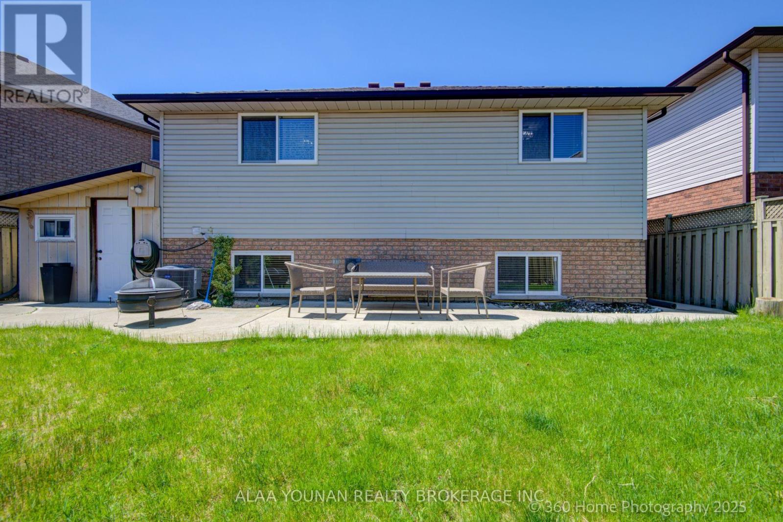 84 Hillgarden Drive, Hamilton, Ontario  L8J 3S7 - Photo 41 - X12156003