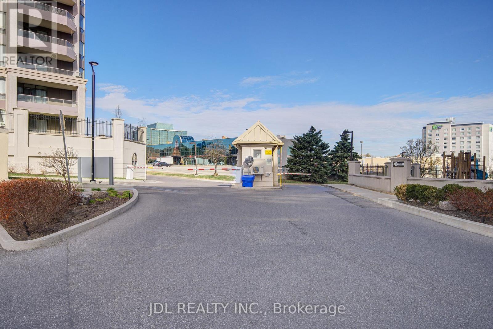 816 - 9017 Leslie Street, Richmond Hill (Beaver Creek Business Park), Ontario  L4B 4R8 - Photo 3 - N12156664