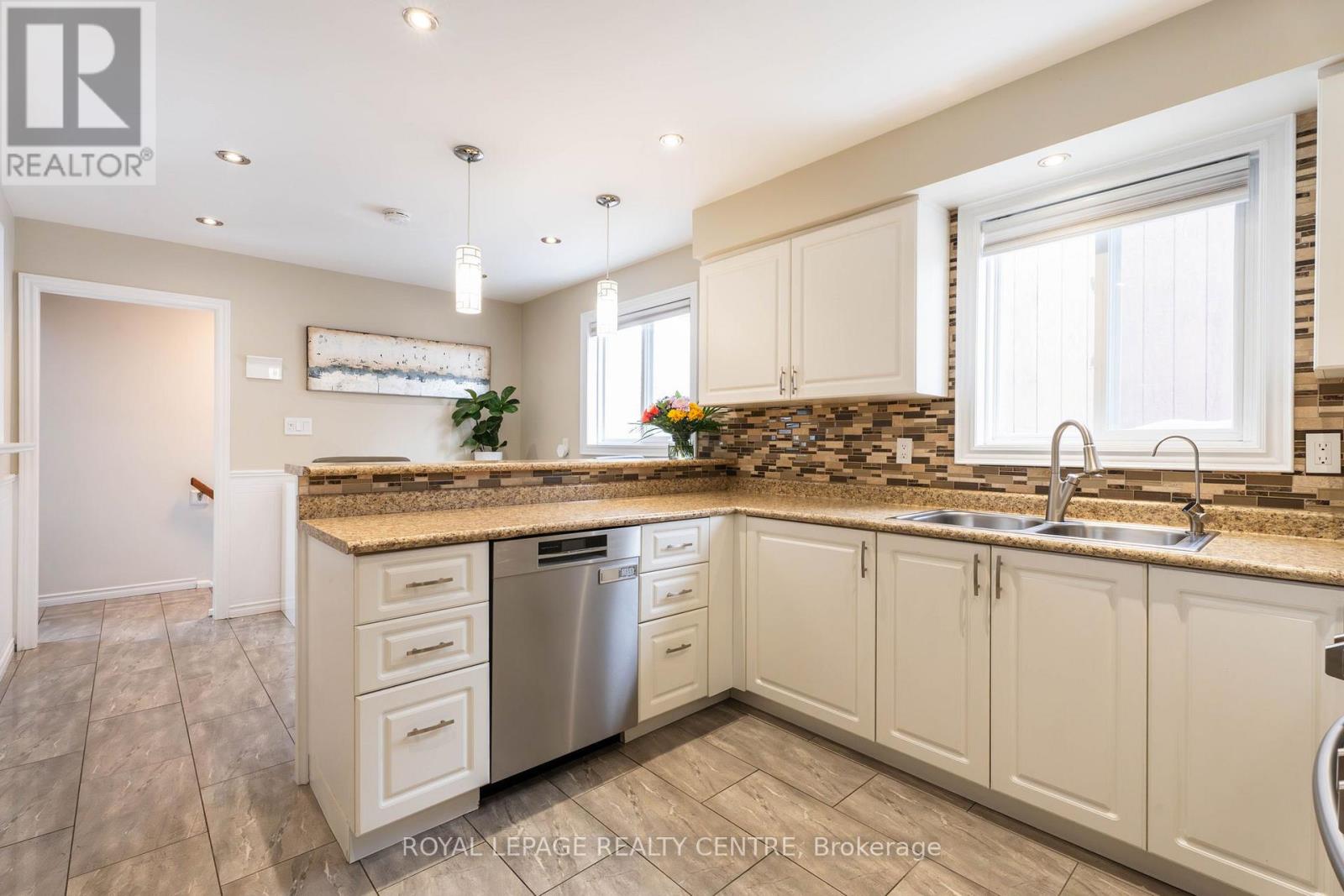 110 Simmons Boulevard, Brampton, Ontario  L6V 3V6 - Photo 9 - W12156674