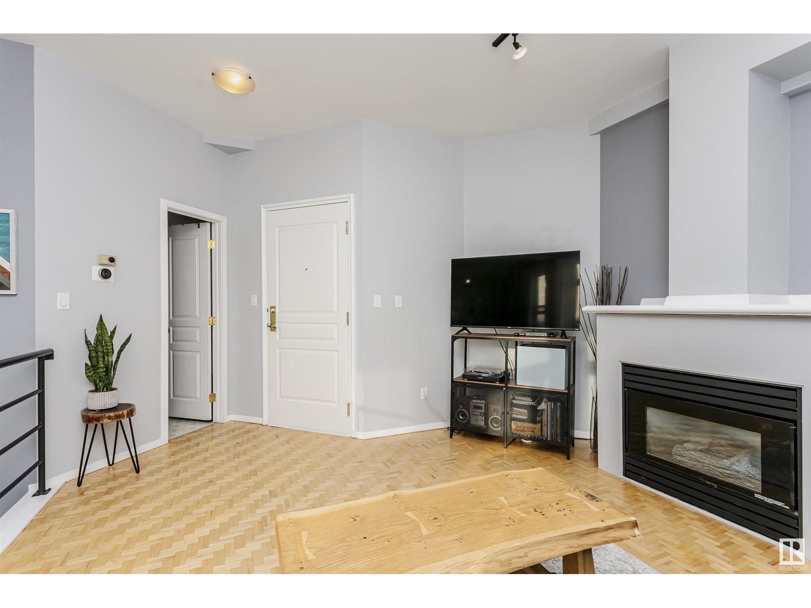 #402 10728 82 Av Nw, Edmonton, Alberta  T6E 6P5 - Photo 4 - E4423756