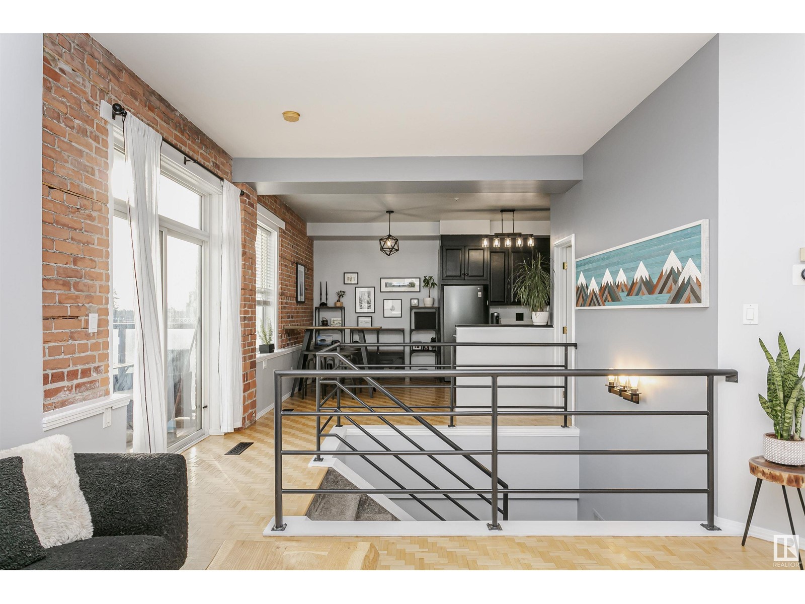 #402 10728 82 AV NW, Edmonton, Alberta