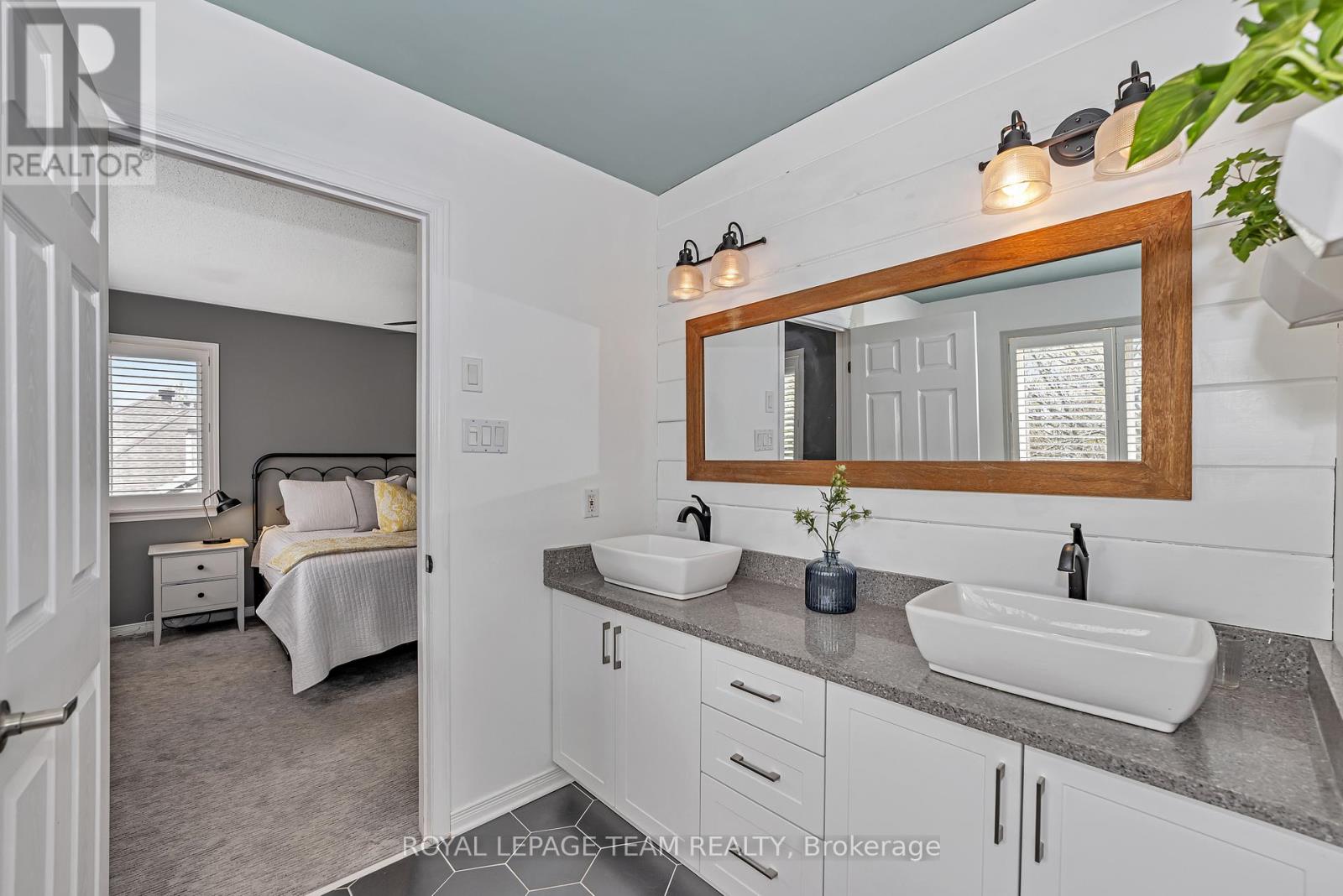 6891 Twin Lakes Avenue, Ottawa, Ontario  K4P 1P1 - Photo 18 - X12156681