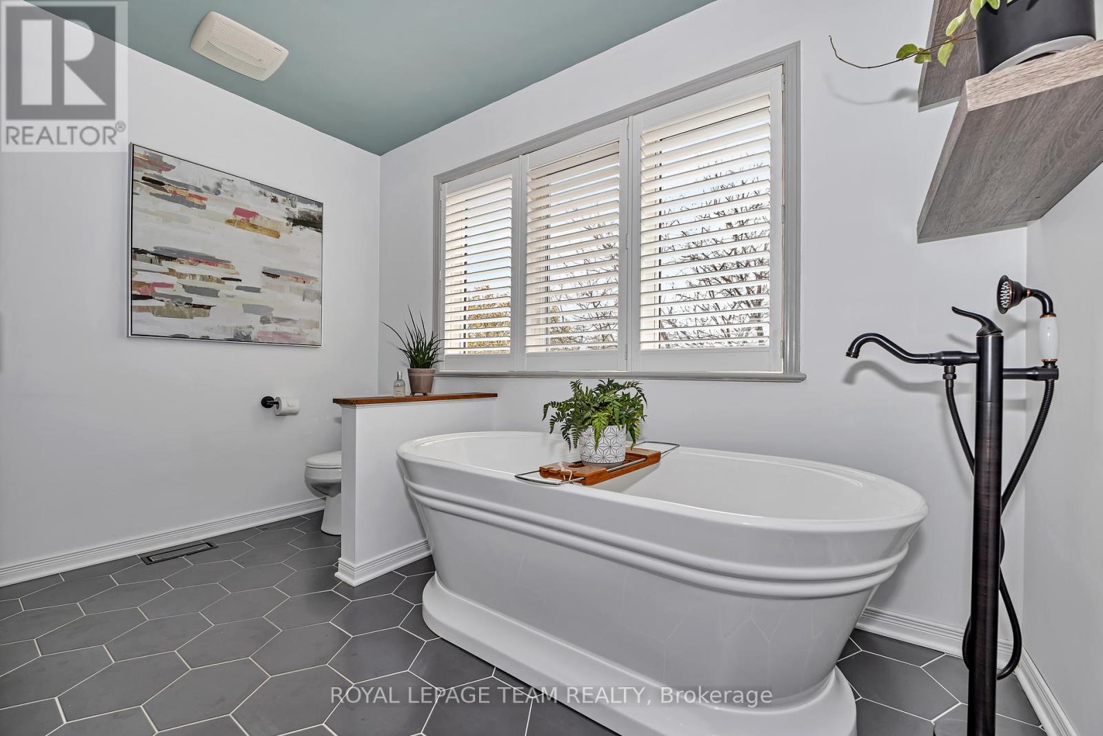 6891 Twin Lakes Avenue, Ottawa, Ontario  K4P 1P1 - Photo 19 - X12156681
