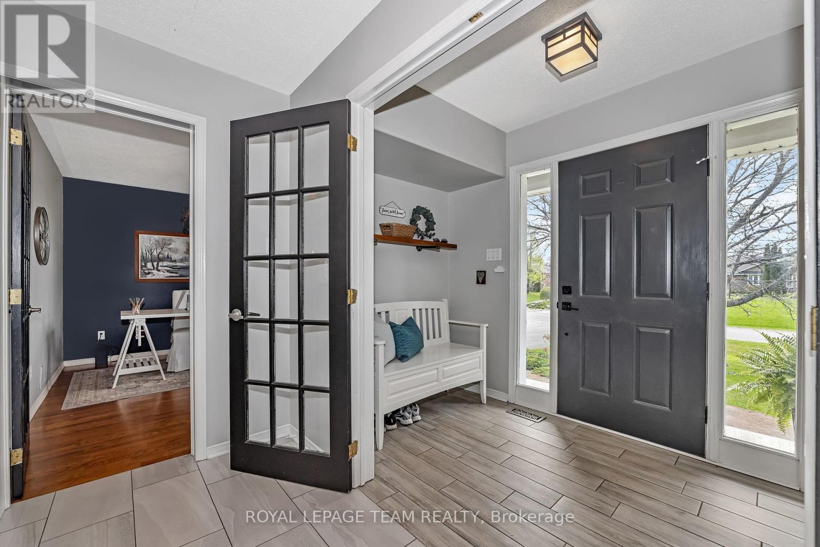 6891 Twin Lakes Avenue, Ottawa, Ontario  K4P 1P1 - Photo 2 - X12156681