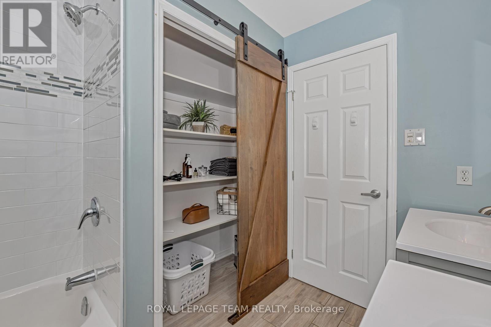 6891 Twin Lakes Avenue, Ottawa, Ontario  K4P 1P1 - Photo 25 - X12156681