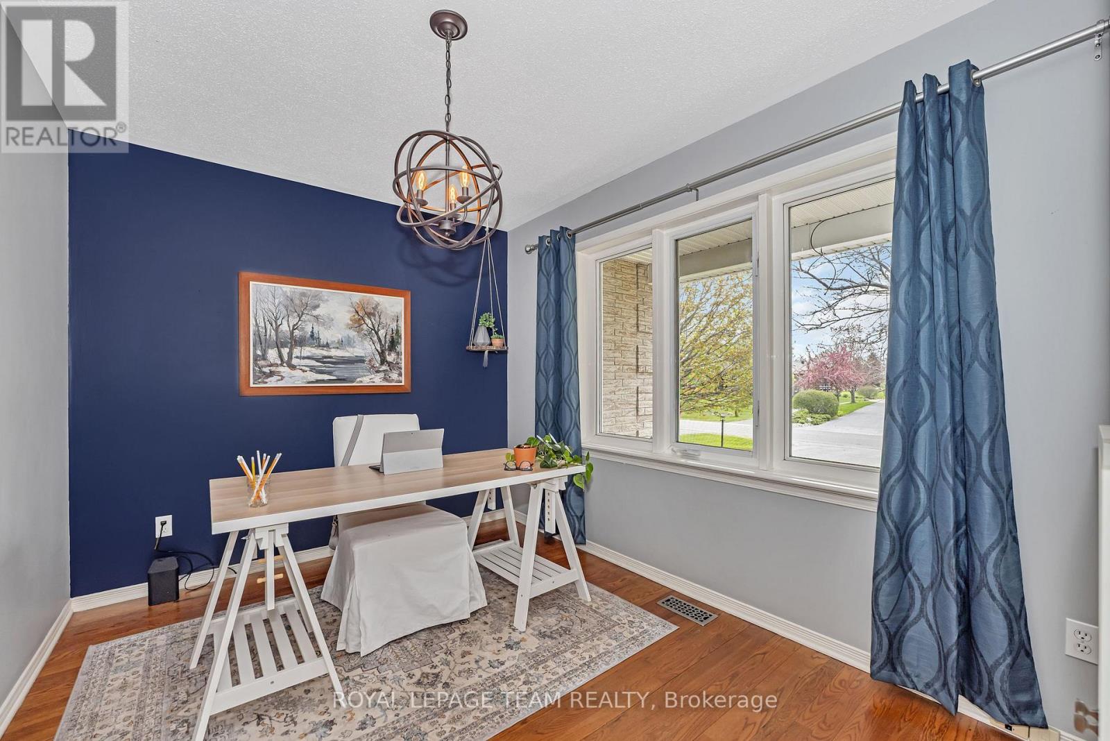 6891 Twin Lakes Avenue, Ottawa, Ontario  K4P 1P1 - Photo 4 - X12156681