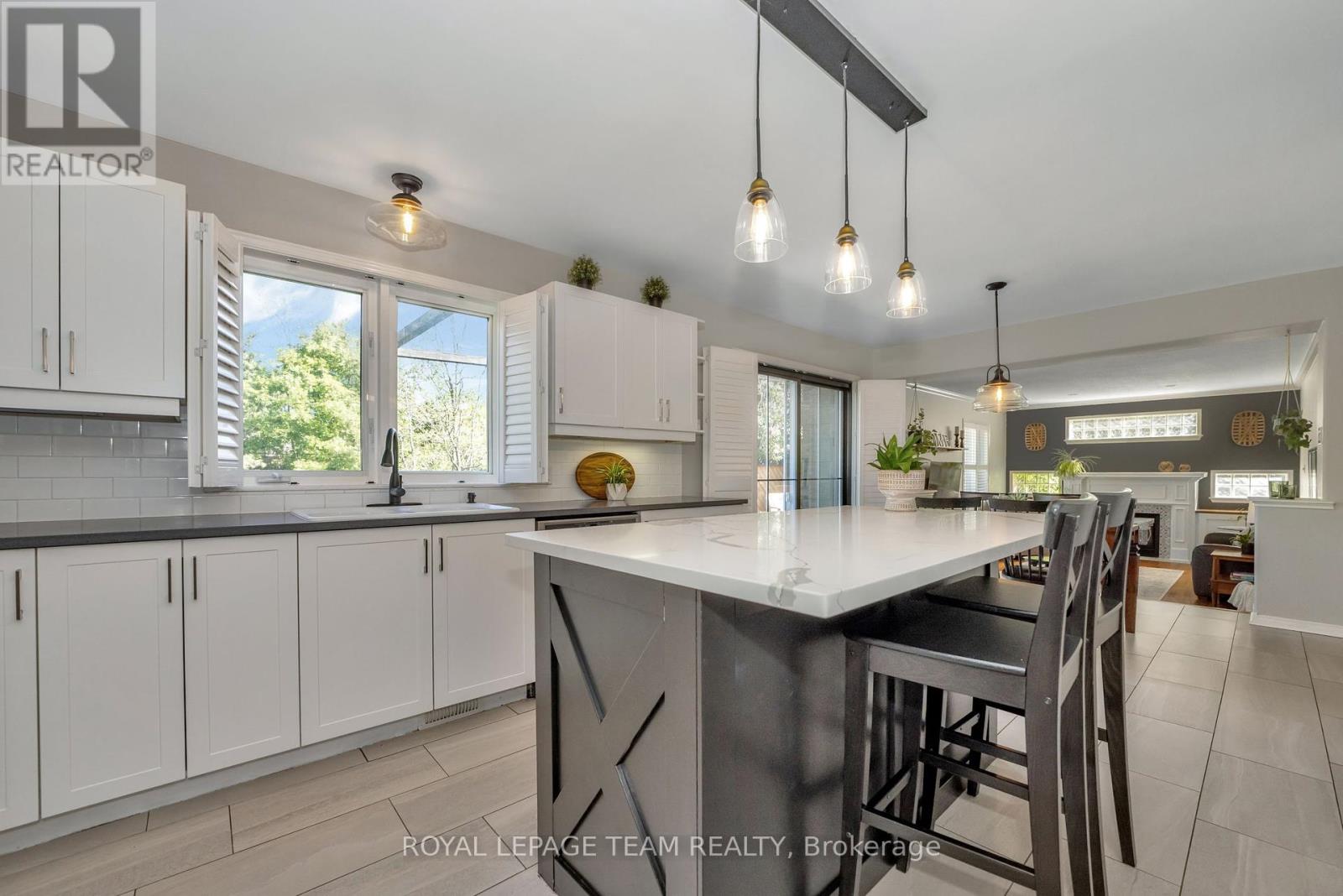 6891 Twin Lakes Avenue, Ottawa, Ontario  K4P 1P1 - Photo 9 - X12156681