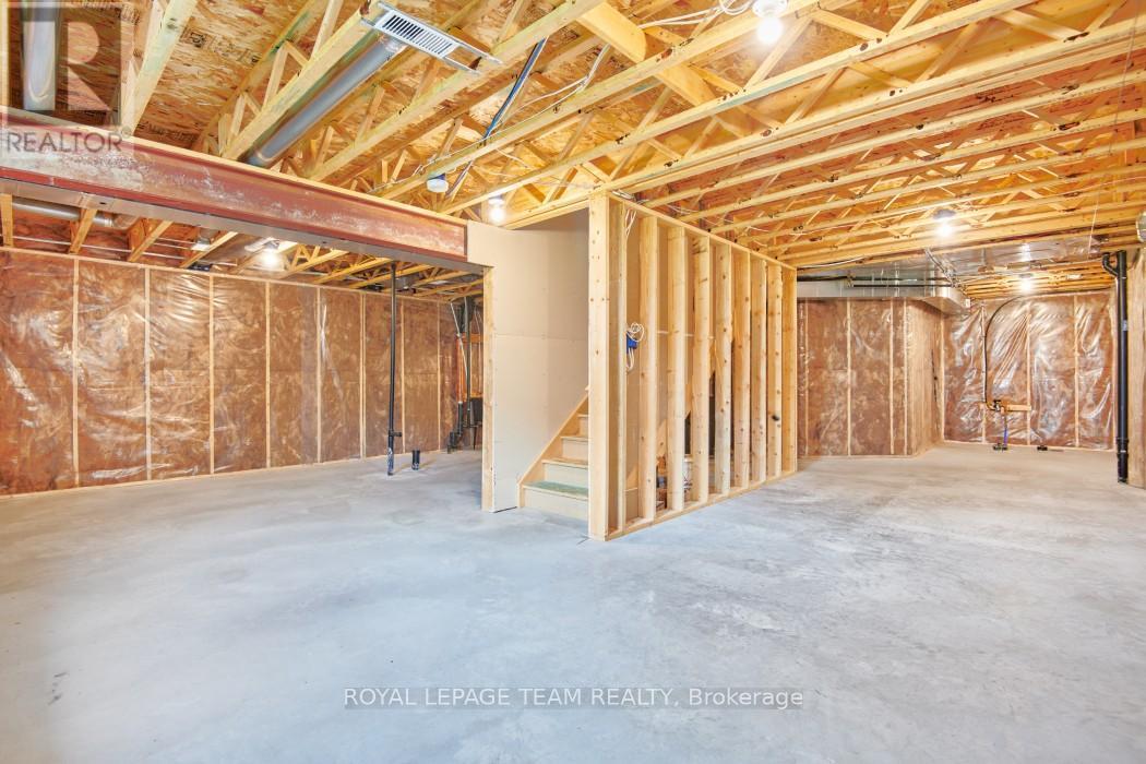 695 Parade Drive, Ottawa, Ontario  K2S 0Z3 - Photo 30 - X12156690