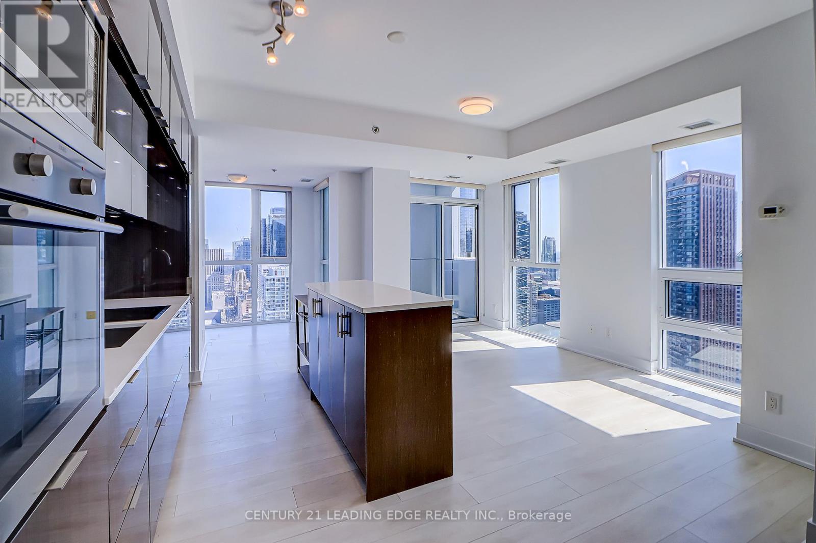 3904 - 318 Richmond Street, Toronto, Ontario  M5V 0B4 - Photo 6 - C12156691