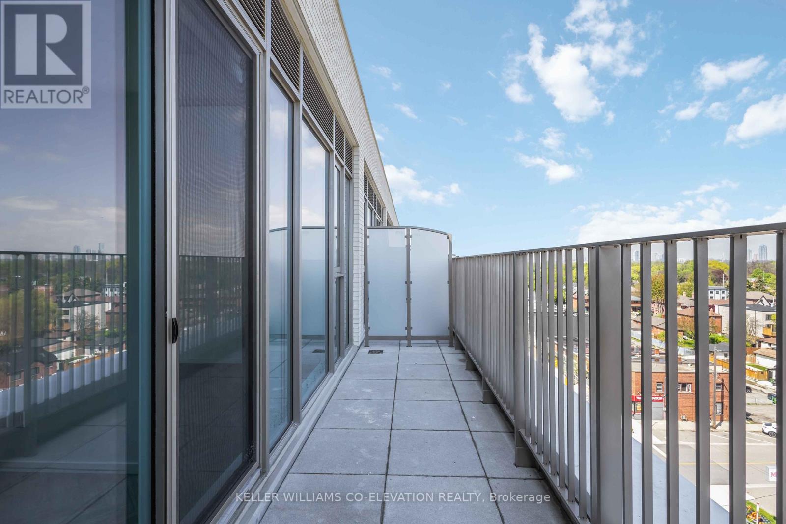 818 - 689 The Queensway, Toronto, Ontario  M8Y 1L1 - Photo 15 - W12144968