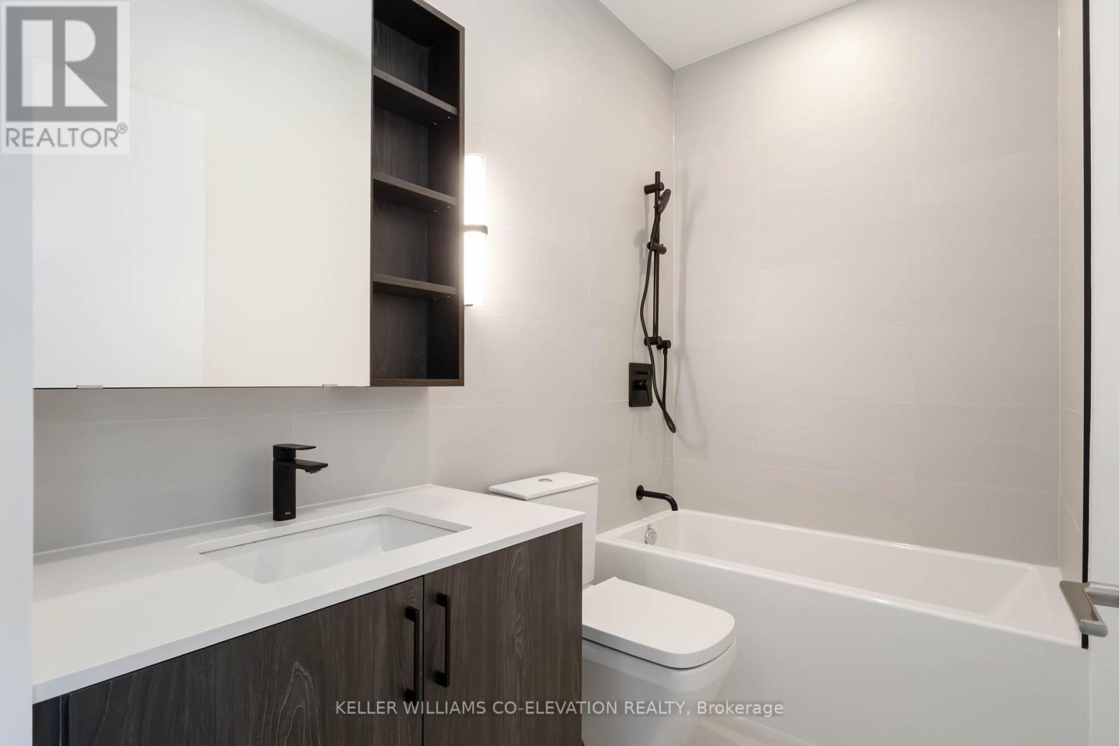 818 - 689 The Queensway, Toronto, Ontario  M8Y 1L1 - Photo 8 - W12144968