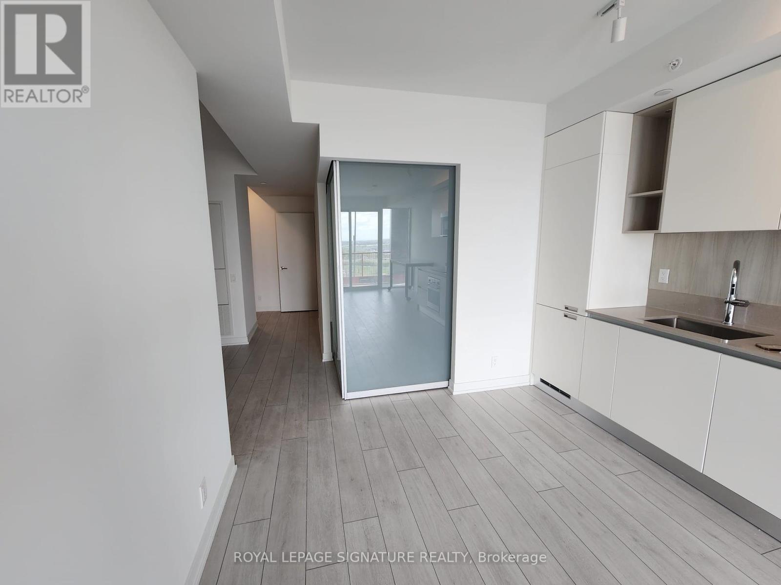 1301 - 39 Mary Street, Barrie, Ontario  L4N 1S9 - Photo 5 - S12156685