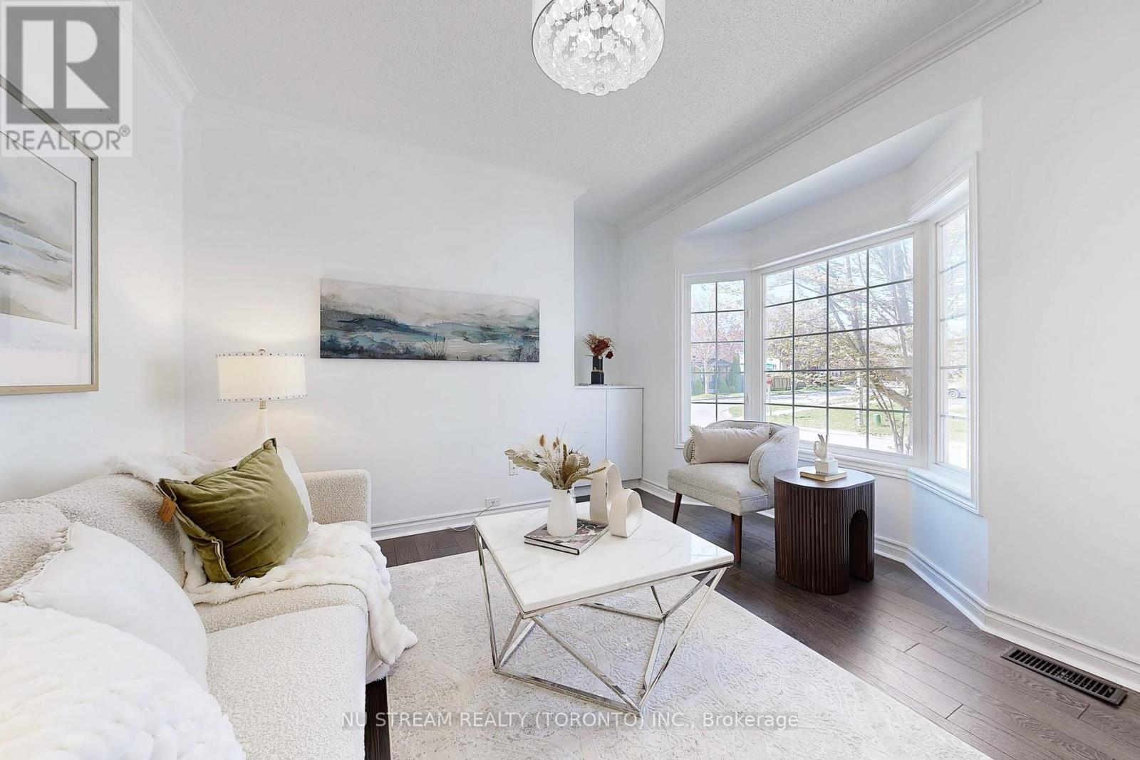 112 Gable Avenue, Markham, Ontario  L6C 2W3 - Photo 8 - N12139022