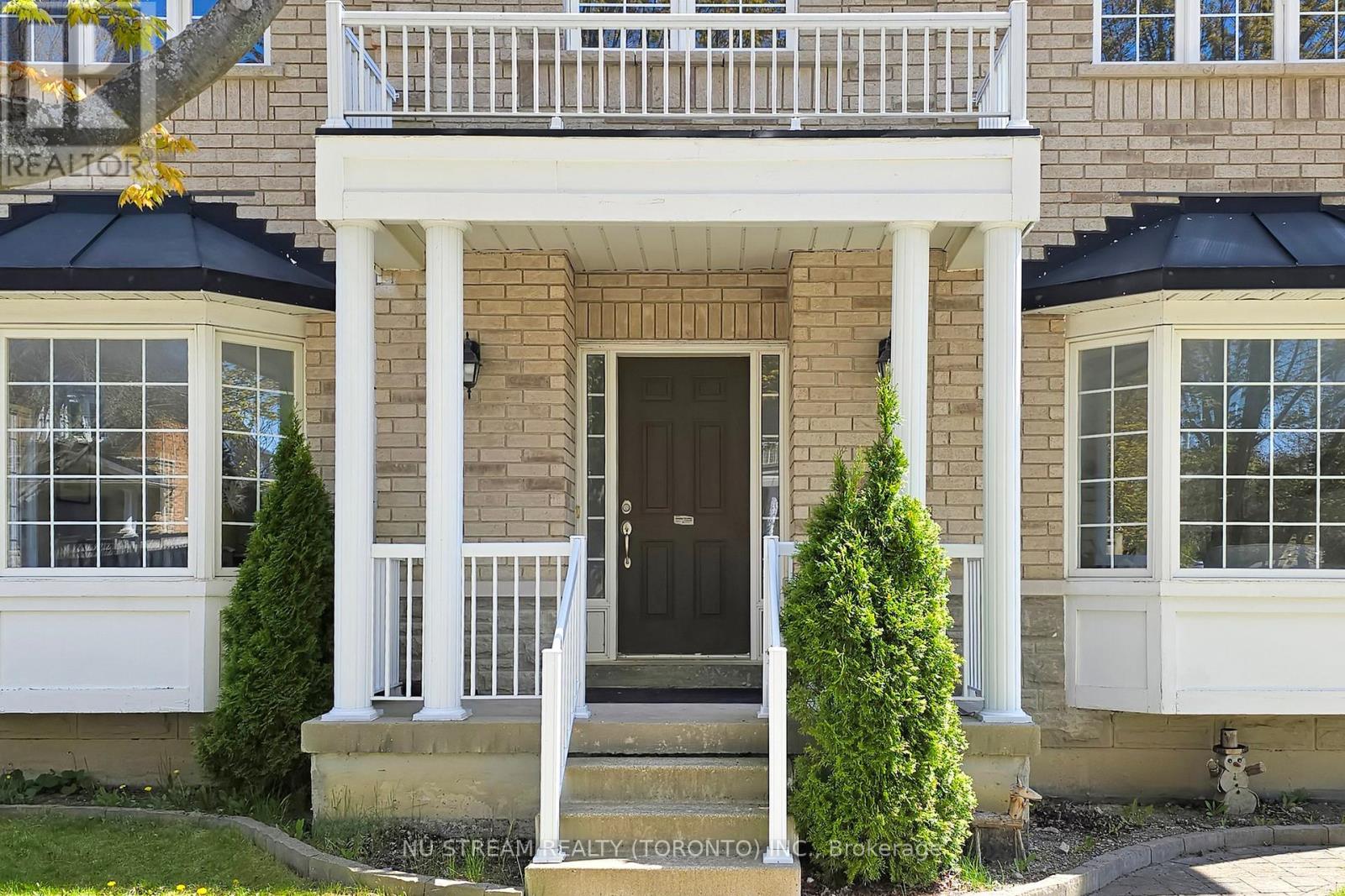 112 Gable Avenue, Markham, Ontario  L6C 2W3 - Photo 5 - N12139022