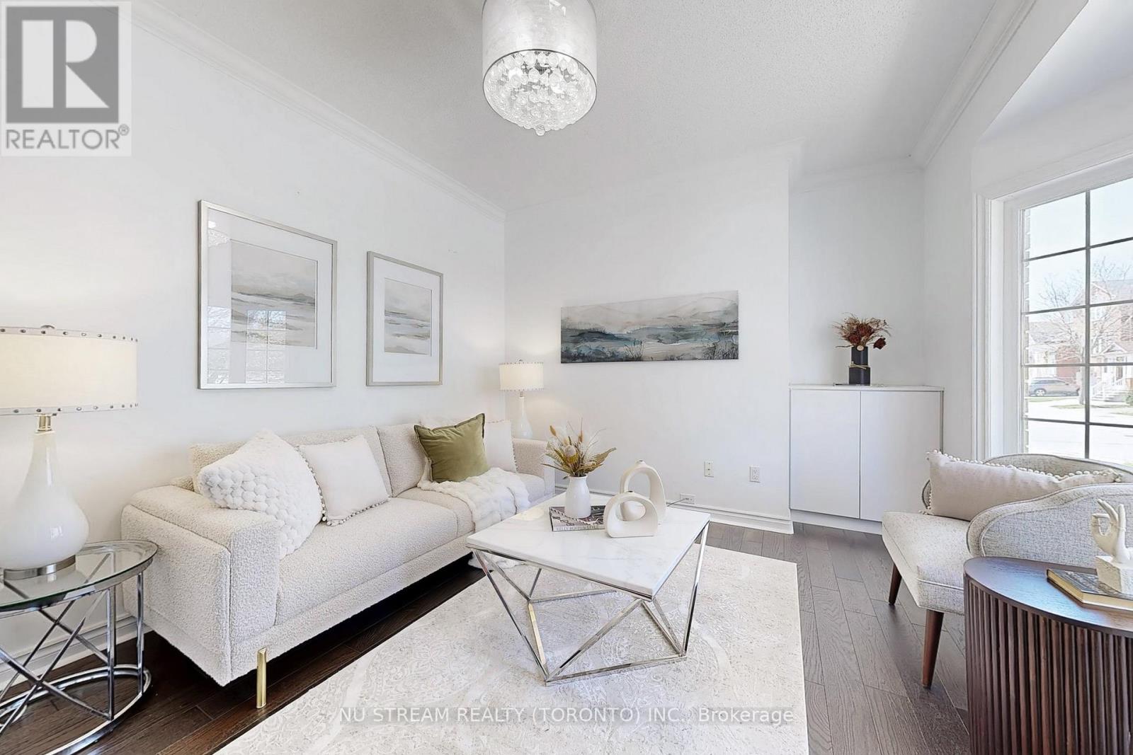112 Gable Avenue, Markham, Ontario  L6C 2W3 - Photo 7 - N12139022