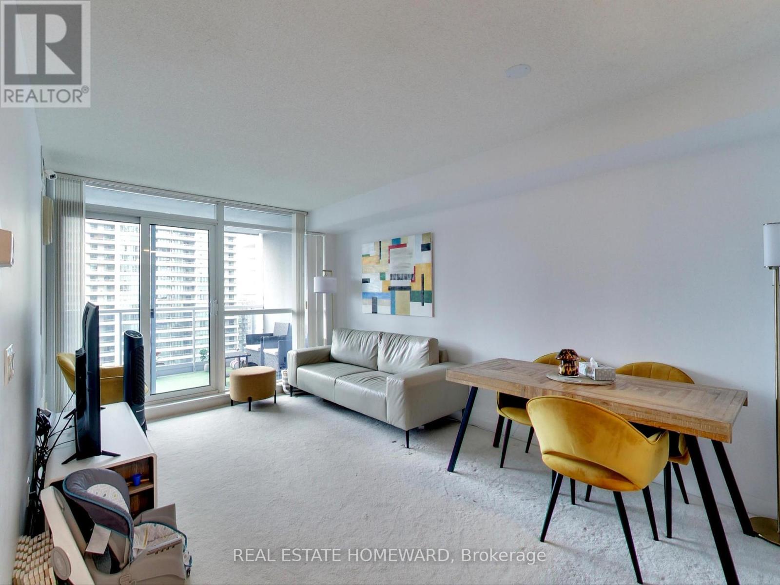 <div class="slider-price">$549,900</div><p>2507 - 4968 Yonge Street, Toronto, Ontario</p>