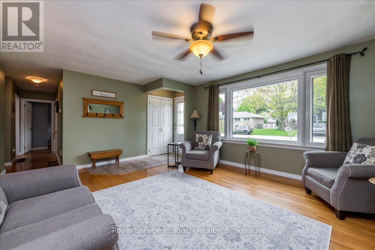 296 John Street, Midland, Ontario  L4R 2J5 - Photo 6 - S12156697