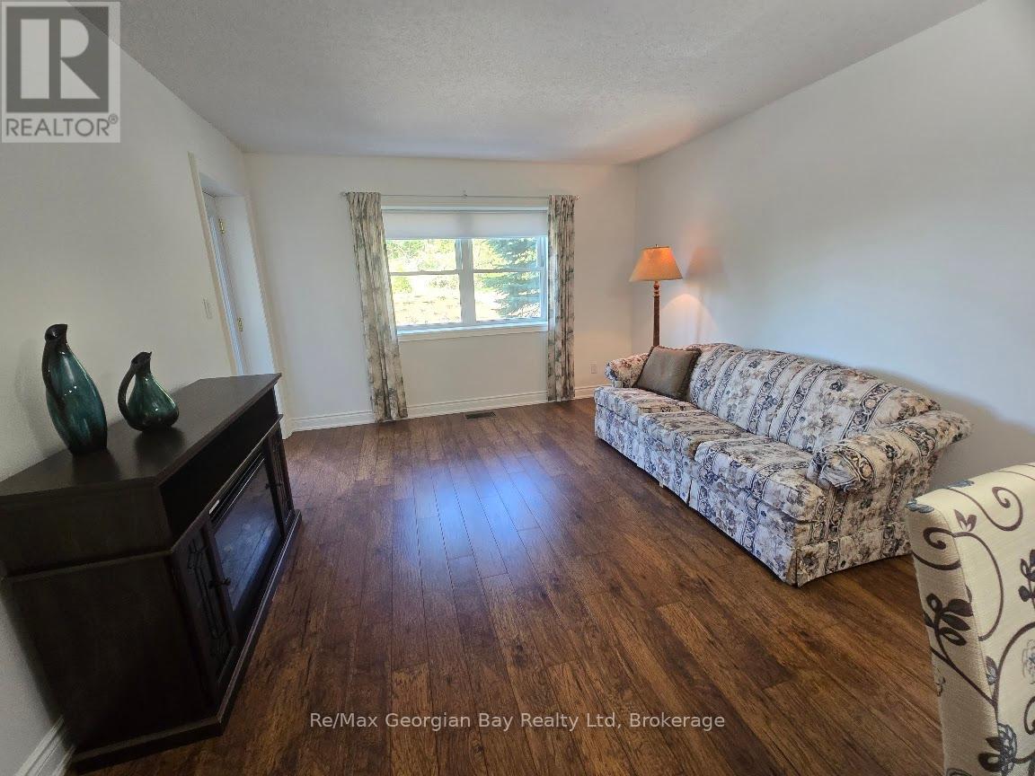 206 - 10 Kimberley Avenue, Bracebridge, Ontario  P1L 0A4 - Photo 8 - X12156693