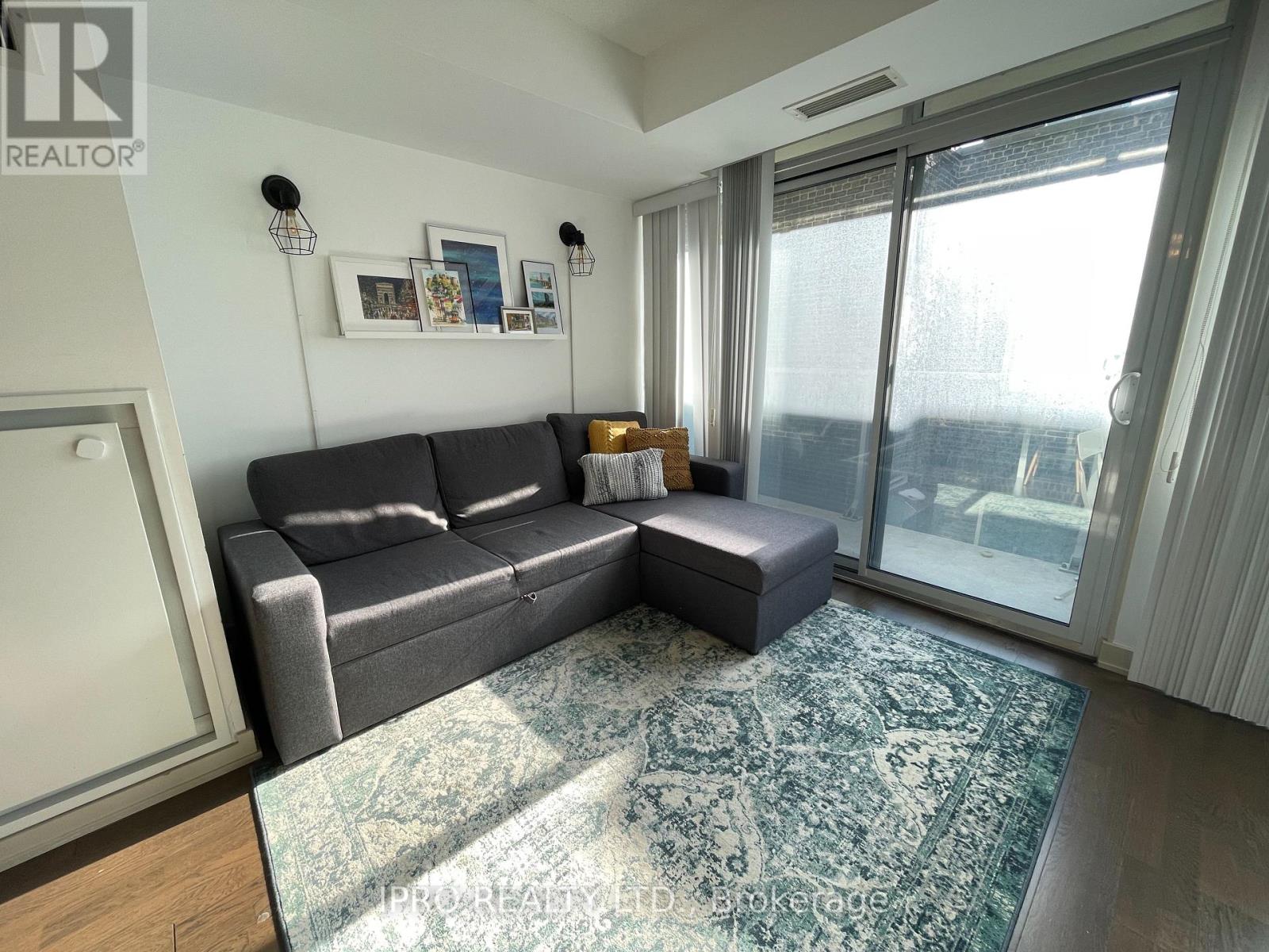 #603 - 126 Simcoe Street, Toronto, Ontario  M5H 4E6 - Photo 10 - C12156699