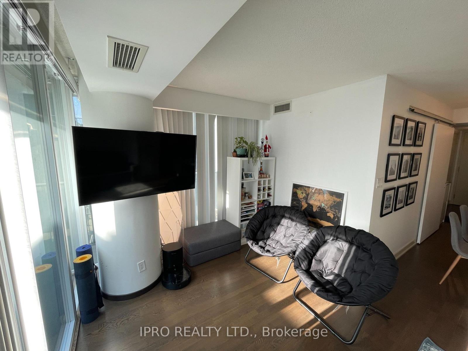#603 - 126 Simcoe Street, Toronto, Ontario  M5H 4E6 - Photo 11 - C12156699