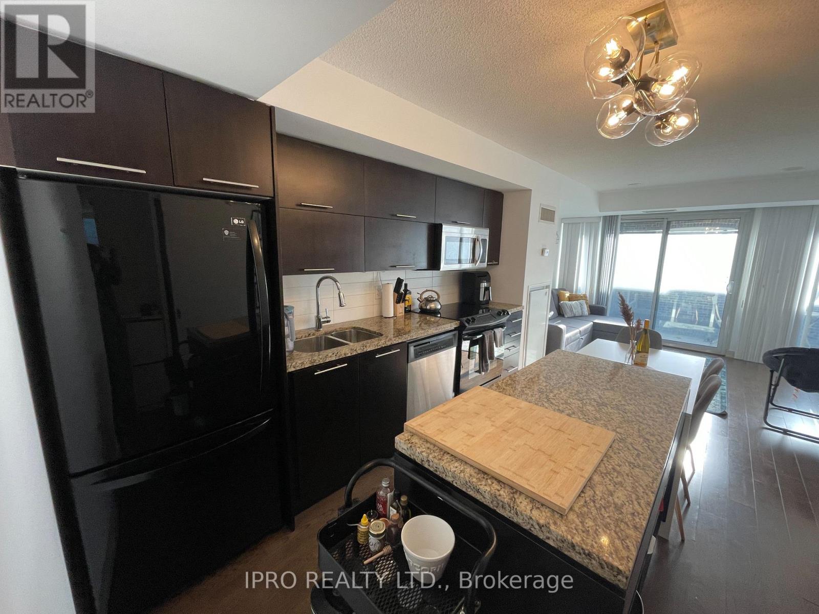 #603 - 126 Simcoe Street, Toronto, Ontario  M5H 4E6 - Photo 14 - C12156699