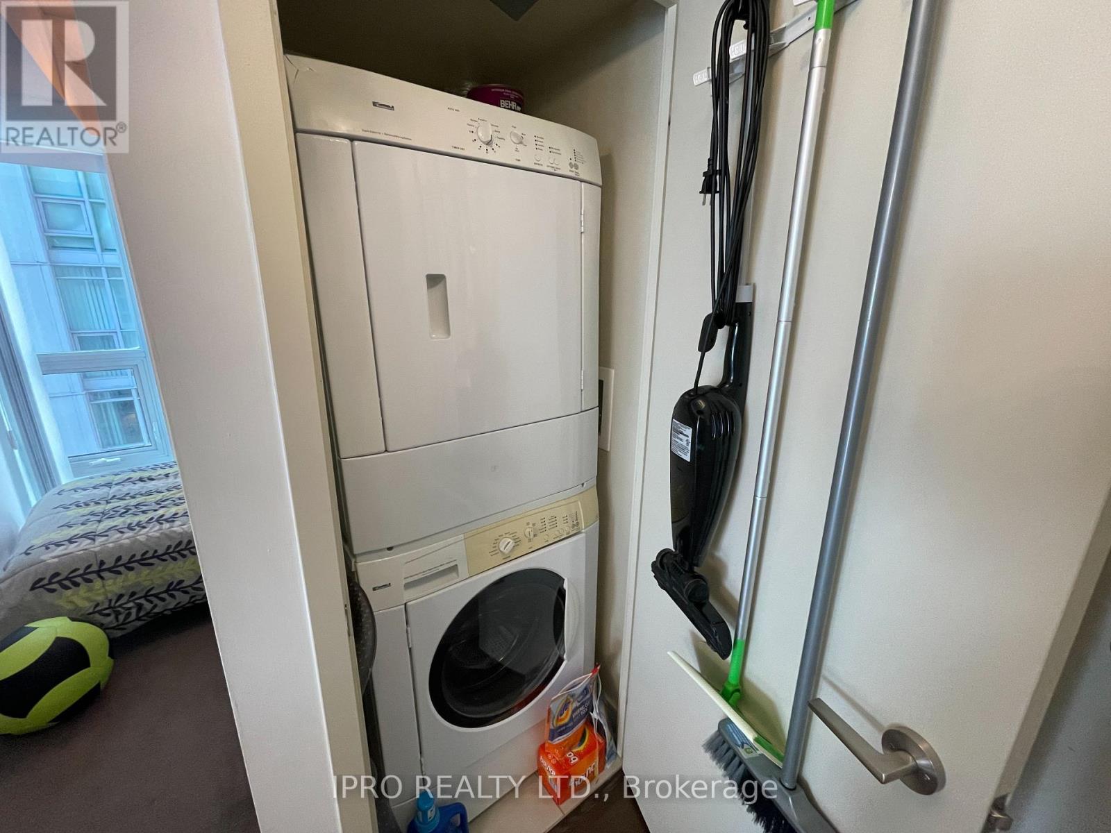 #603 - 126 Simcoe Street, Toronto, Ontario  M5H 4E6 - Photo 16 - C12156699