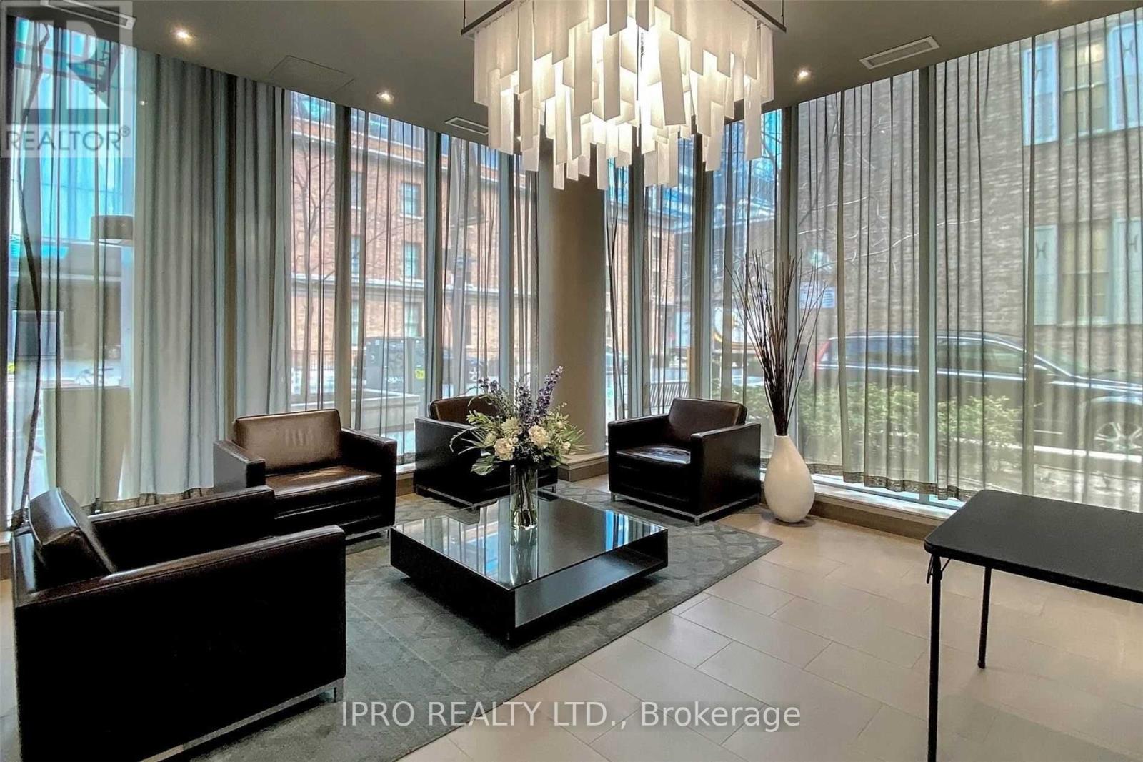 #603 - 126 Simcoe Street, Toronto, Ontario  M5H 4E6 - Photo 3 - C12156699