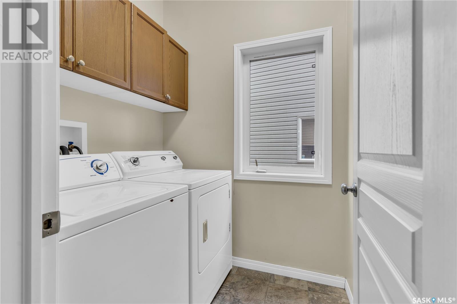 Property at 222 Ashworth CRESCENT image 5