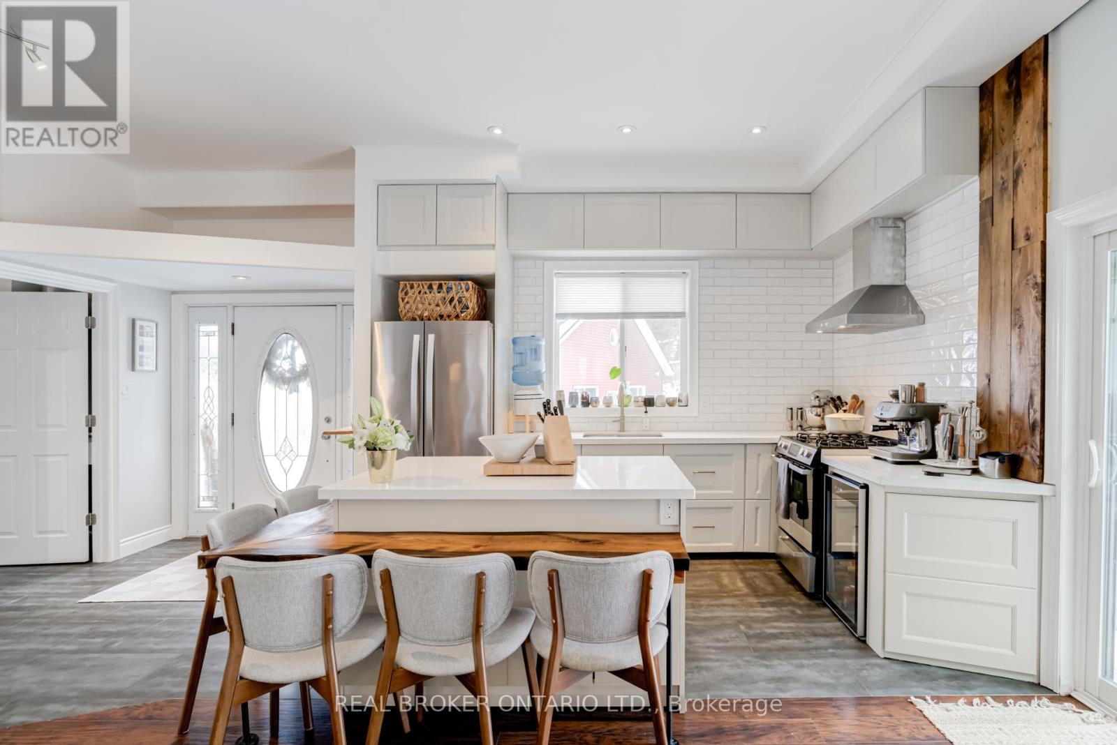 29 Old Pavillion Road, Caledon, Ontario  L7C 3J8 - Photo 6 - W12156692