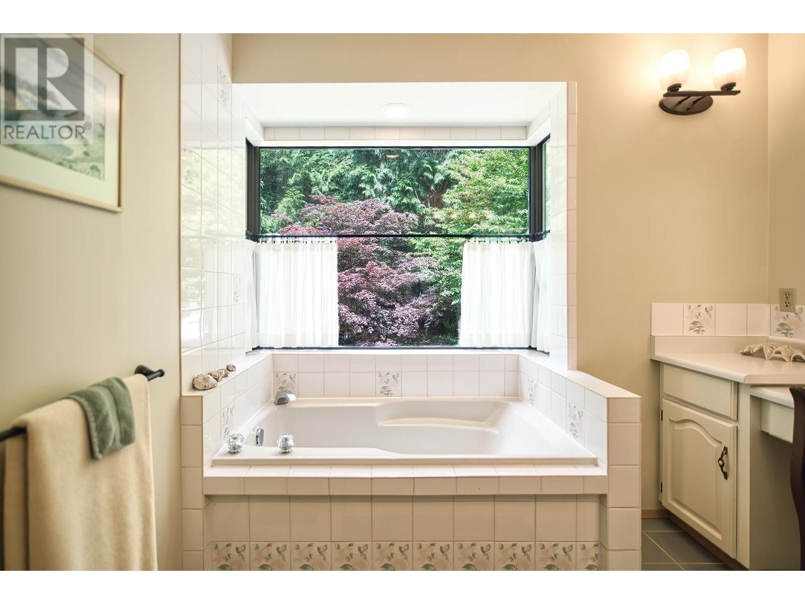 2024 Cassidy Road, Roberts Creek, British Columbia  V0N 2W5 - Photo 34 - R3004051