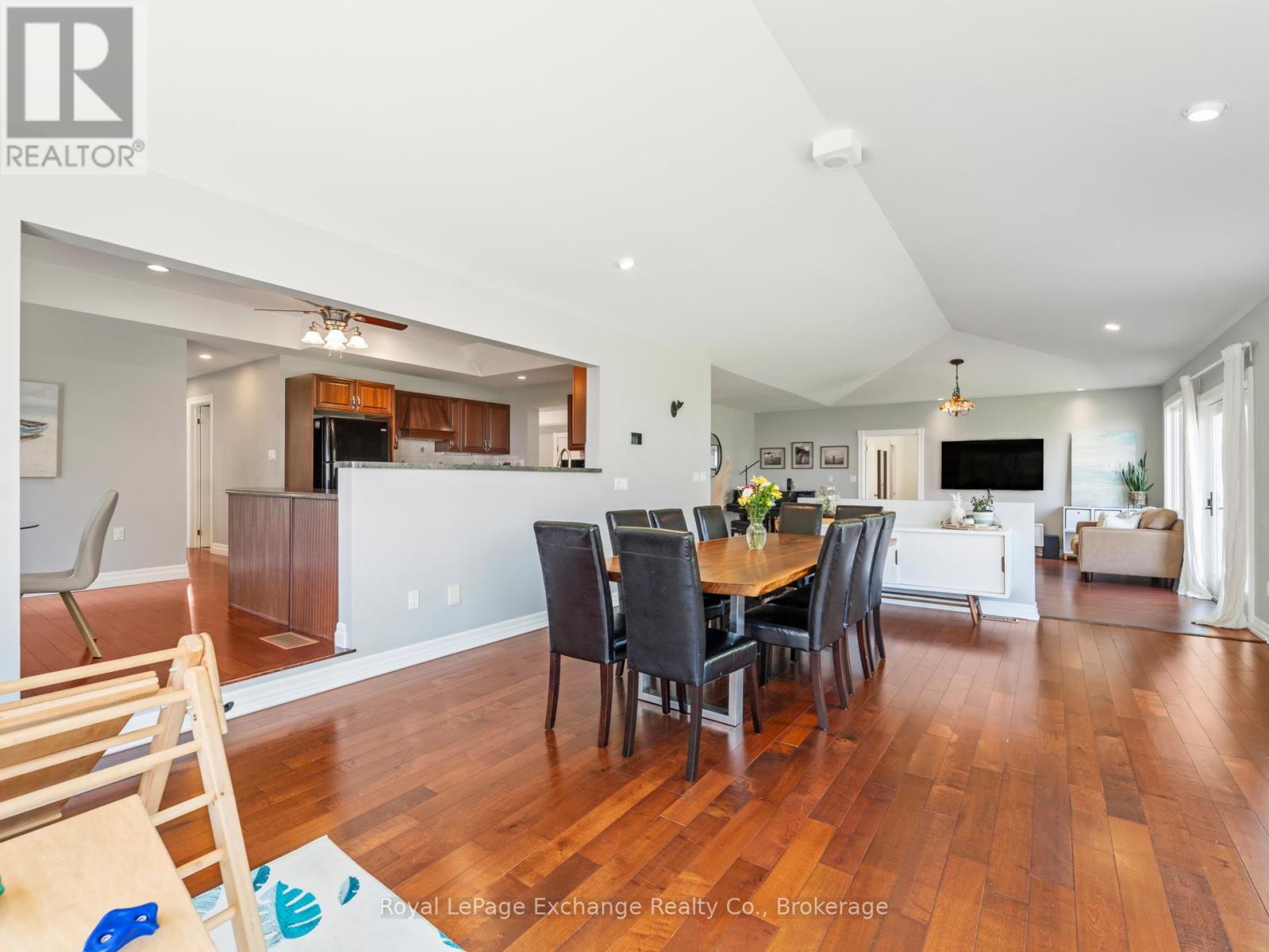 820 Lake Range Drive, Huron-Kinloss, Ontario  N2Z 0B3 - Photo 15 - X12156710