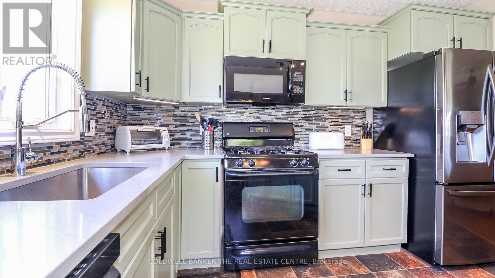 4677 Kurtis Drive, Ramara (Atherley), Ontario  L3V 0K8 - Photo 22 - S12156121