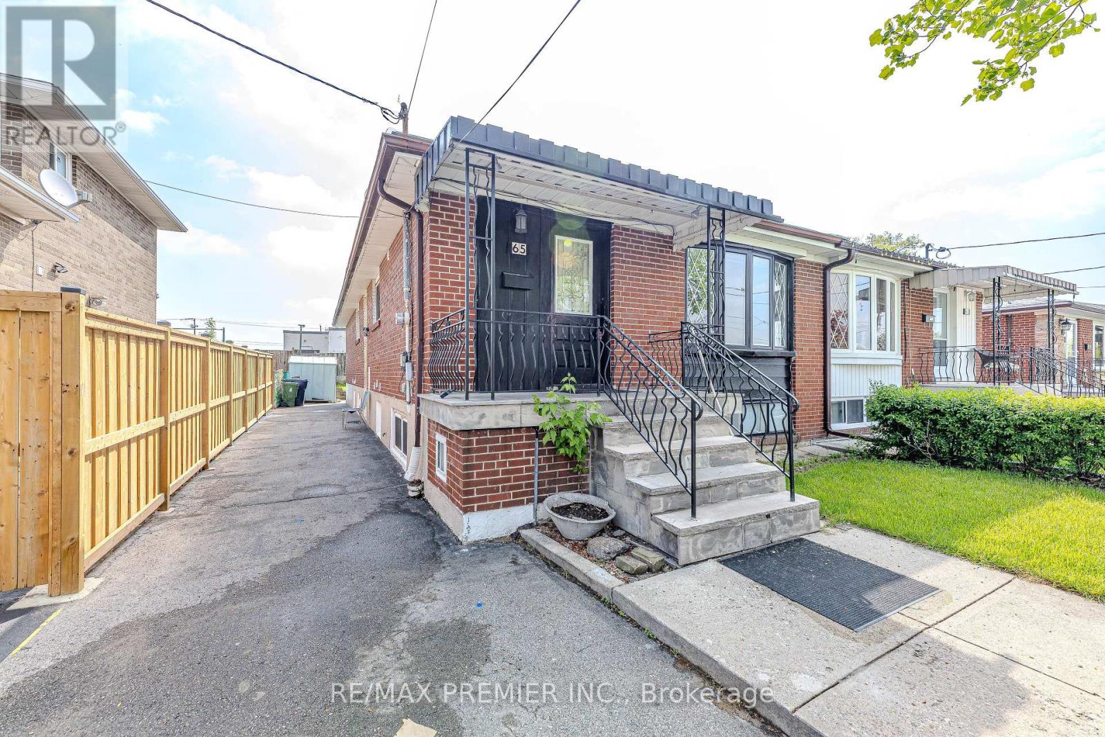 65 Elnathan Crescent, Toronto, Ontario  M9L 2G2 - Photo 1 - W12156707