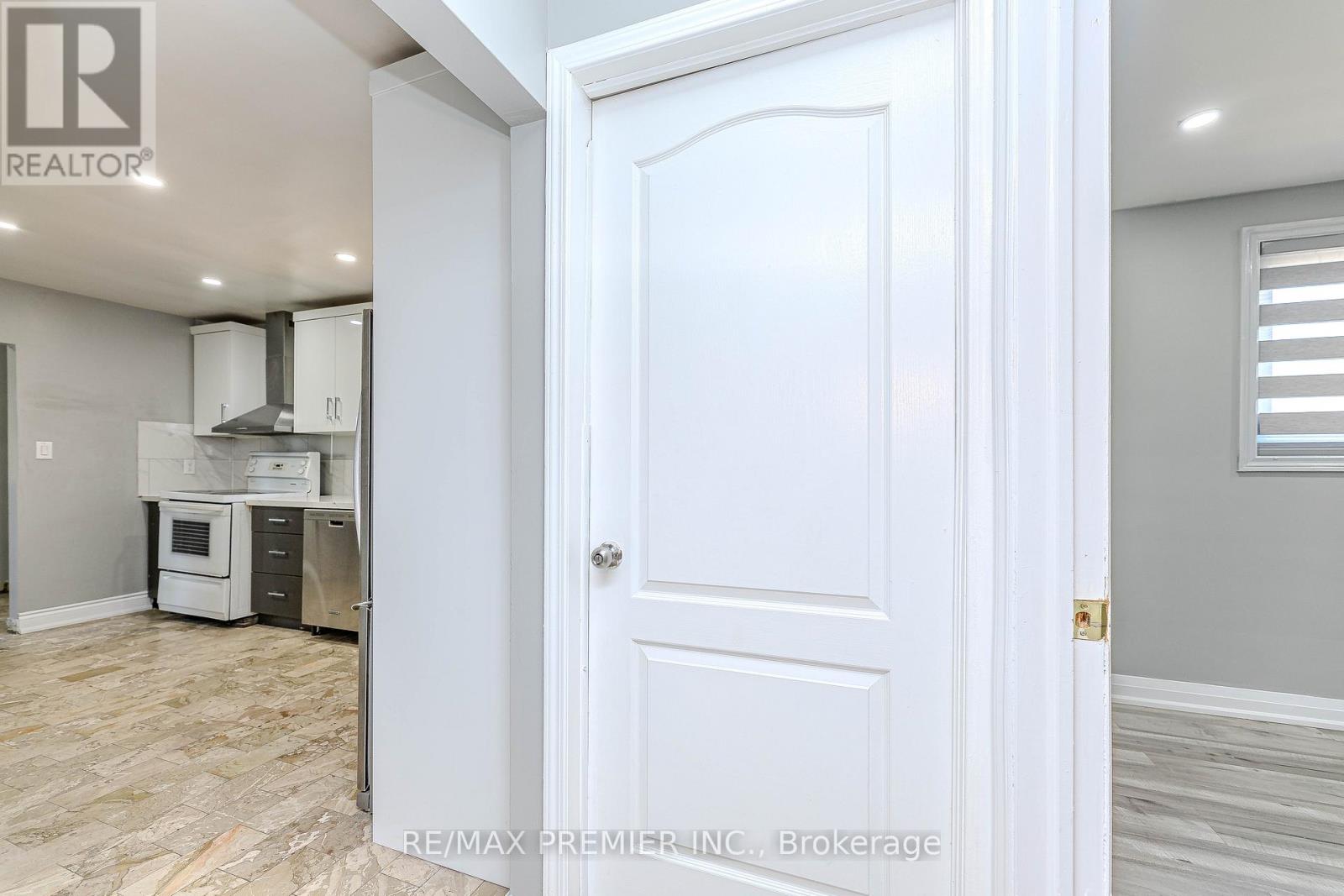 65 Elnathan Crescent, Toronto, Ontario  M9L 2G2 - Photo 10 - W12156707