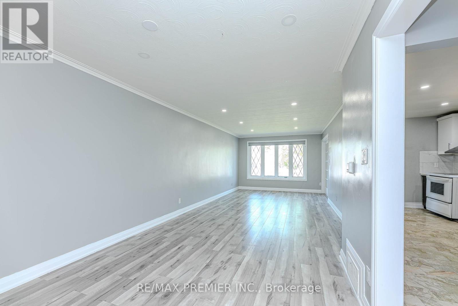 65 Elnathan Crescent, Toronto, Ontario  M9L 2G2 - Photo 11 - W12156707